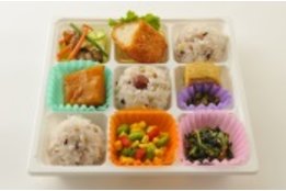 やどかり弁当_case1