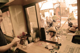 本場大阪の味「たこ焼き　三よ志」_model1