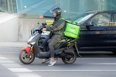 有名店デリバリー・テイクアウト専門店『デリまる』